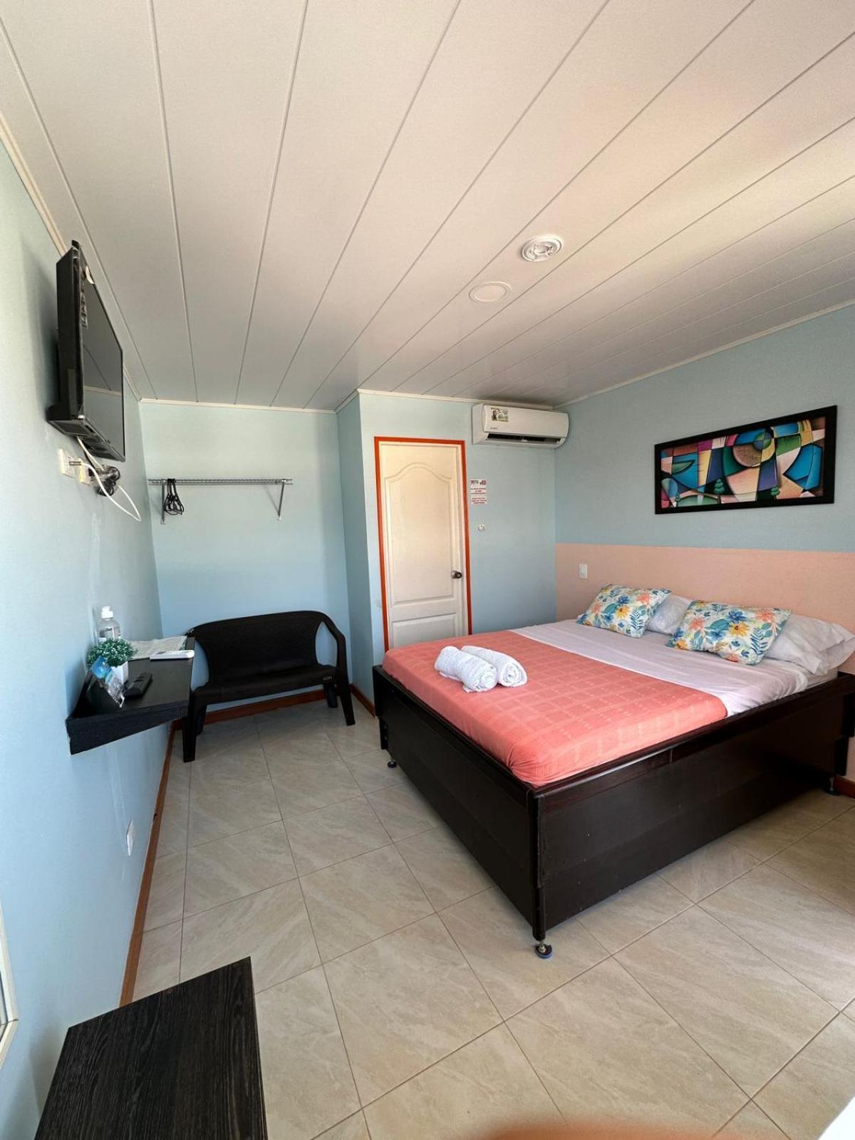 Victoria'S Gennie Bay Village Hostal San Andrés Buitenkant foto