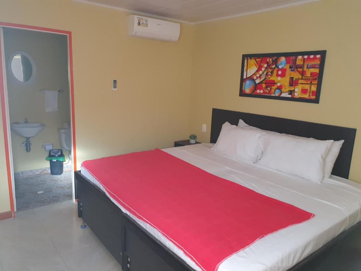 Victoria'S Gennie Bay Village Hostal San Andrés Buitenkant foto