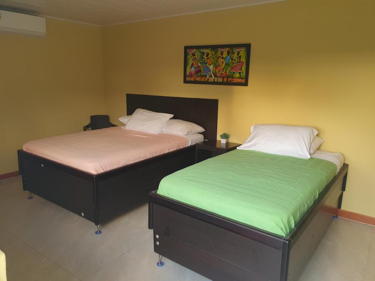 Victoria'S Gennie Bay Village Hostal San Andrés Buitenkant foto