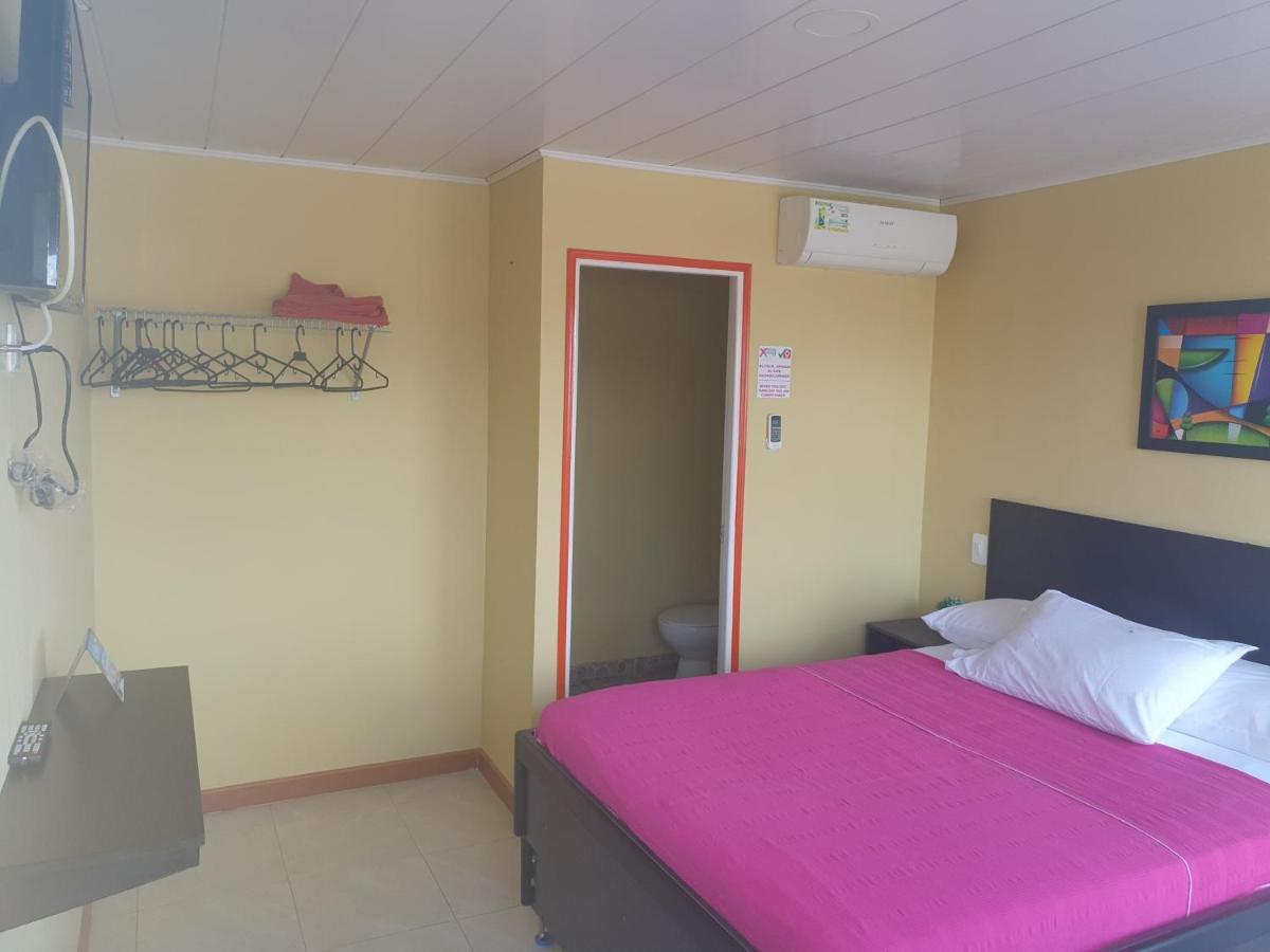Victoria'S Gennie Bay Village Hostal San Andrés Buitenkant foto